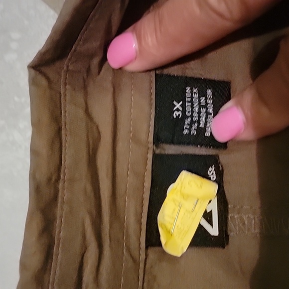 Women's Utility Top. Army Green/ Brown Size 3X. 3/4 Sleeve Length. Button Down. - Picture 6 of 6